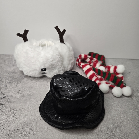 Labubu Snowman Outfit with Black Hat - Picture 2 of 2